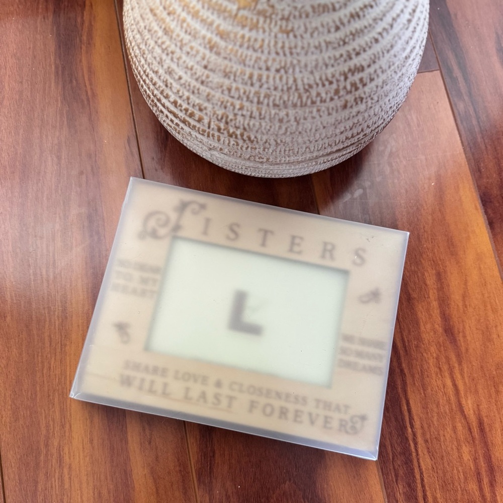 Sisters Wood Photo Frame - Share Love & Closeness - Picture 5 of 6
